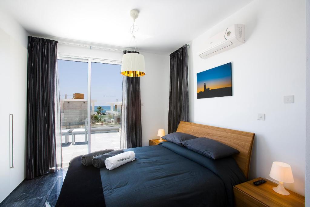 Paradise Cove Luxurious Beach Villas Pafos Oda fotoğraf